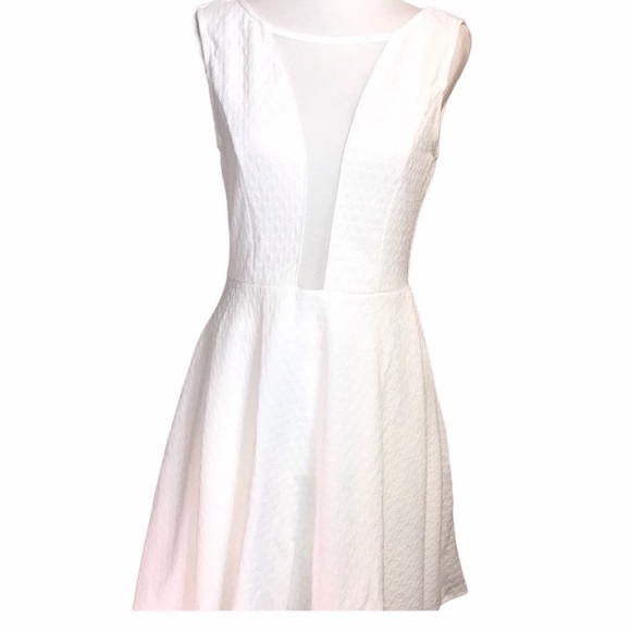 Romeo Juliet Couture Dress Medium White Sleeveless Cocktail Casual Wedding - Picture 1 of 12